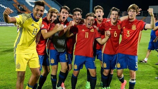 Los jugadores de la selección celebran su victoria sobre Inglaterra.