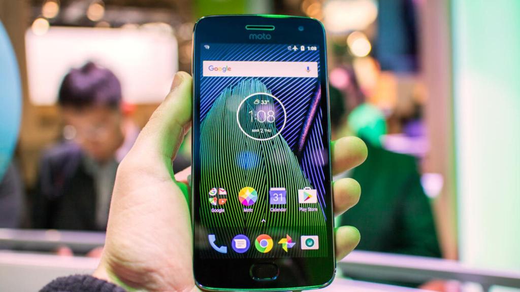 El Moto G5 Plus se actualiza con mejoras en vídeo, datos y estabilidad