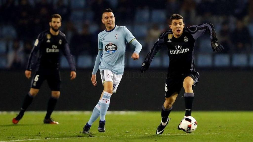 Kovacic disputa un balón ante Iago Aspas