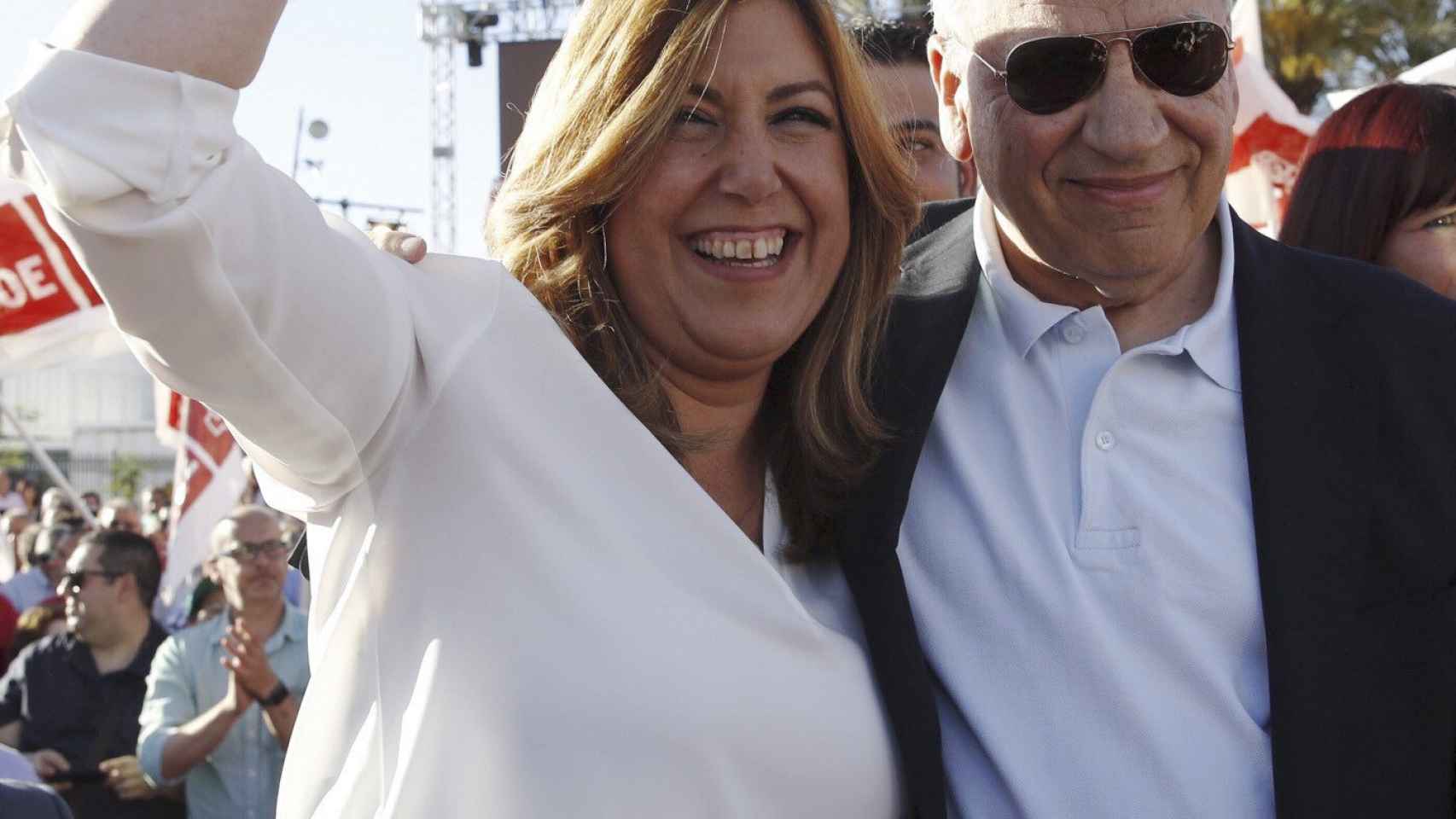 Susana Díaz y Alfonso Guerra durante el acto de campaña celebrado el viernes  en Sevilla.