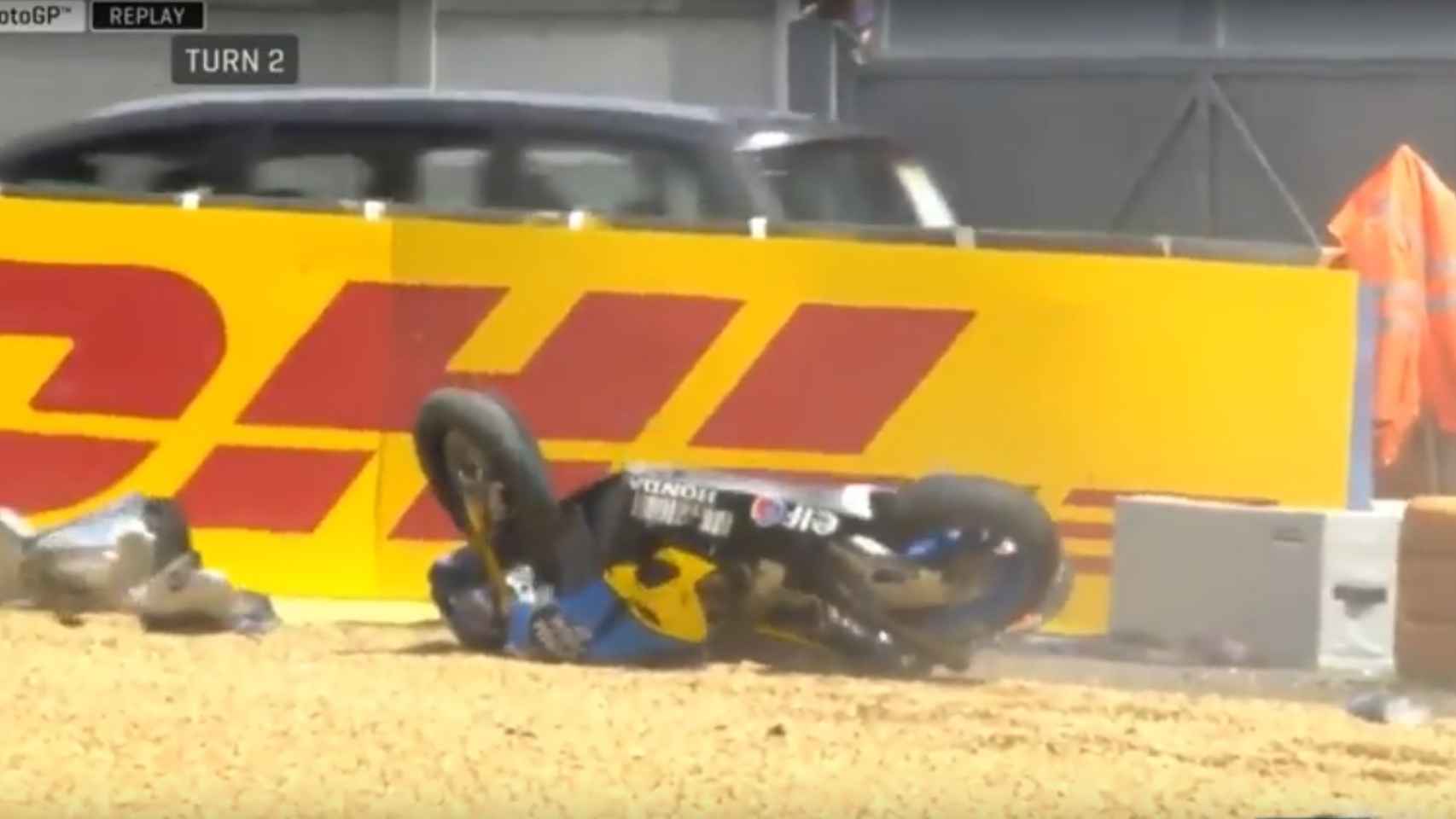 La moto de Miller después de dar varias vueltas de campana.
