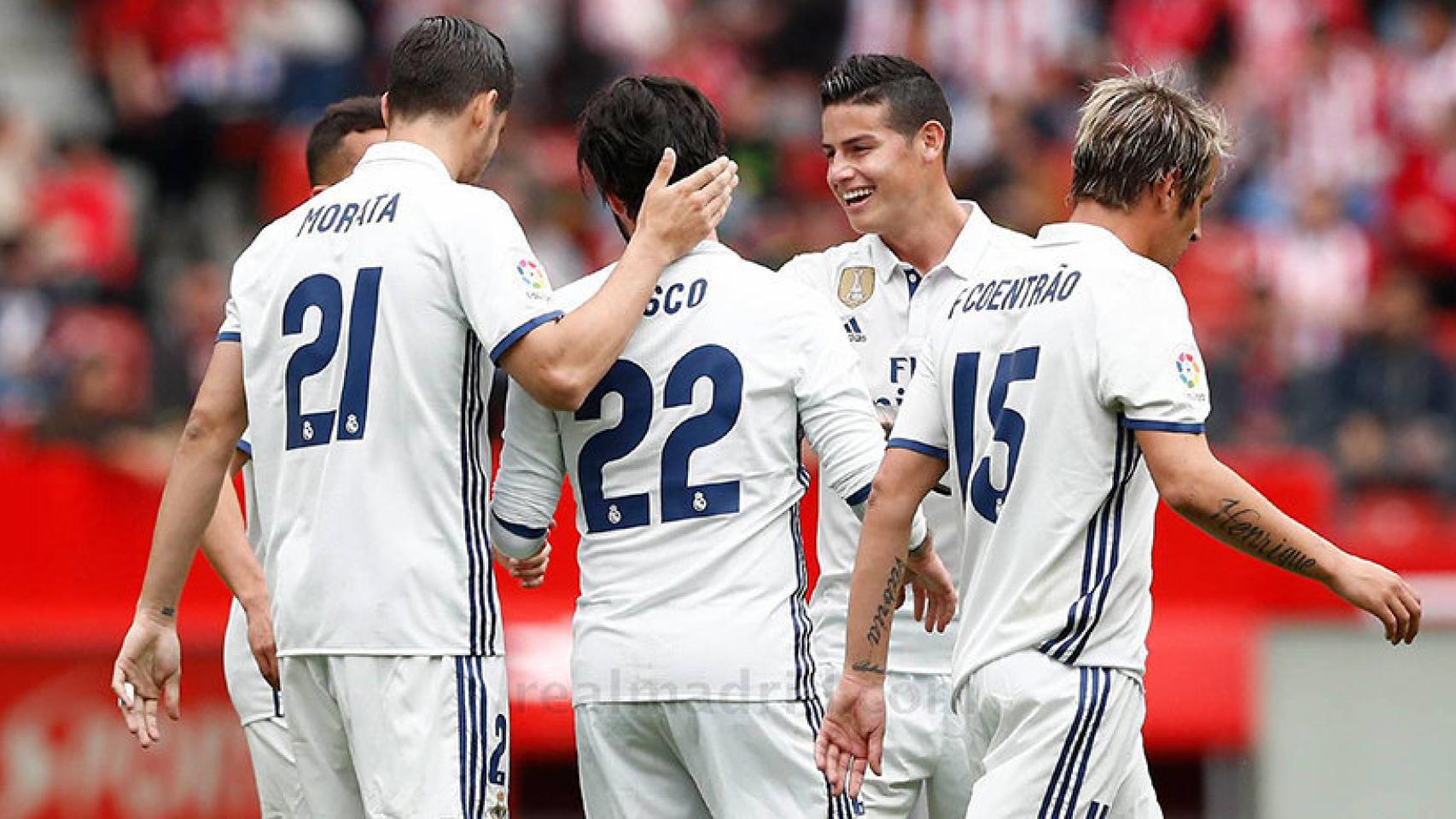 El Real Madrid celebra un gol de Isco