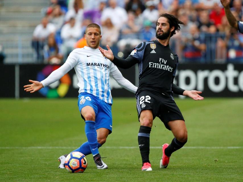 Isco, durante el partido en La Rosaleda.