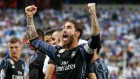 Ramos celebrando la victoria con la grada