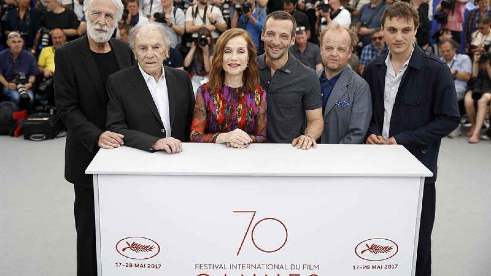 El equipo de Happy End en Cannes.