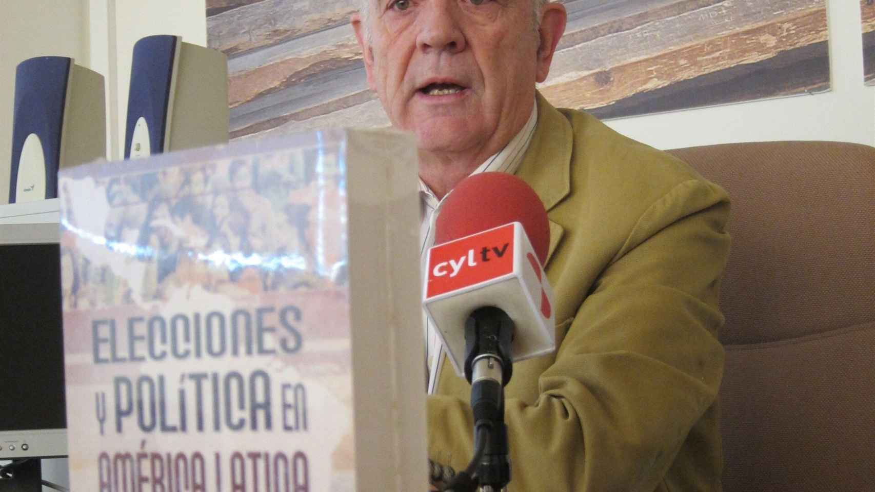 Manuel Alcántara profesor usal