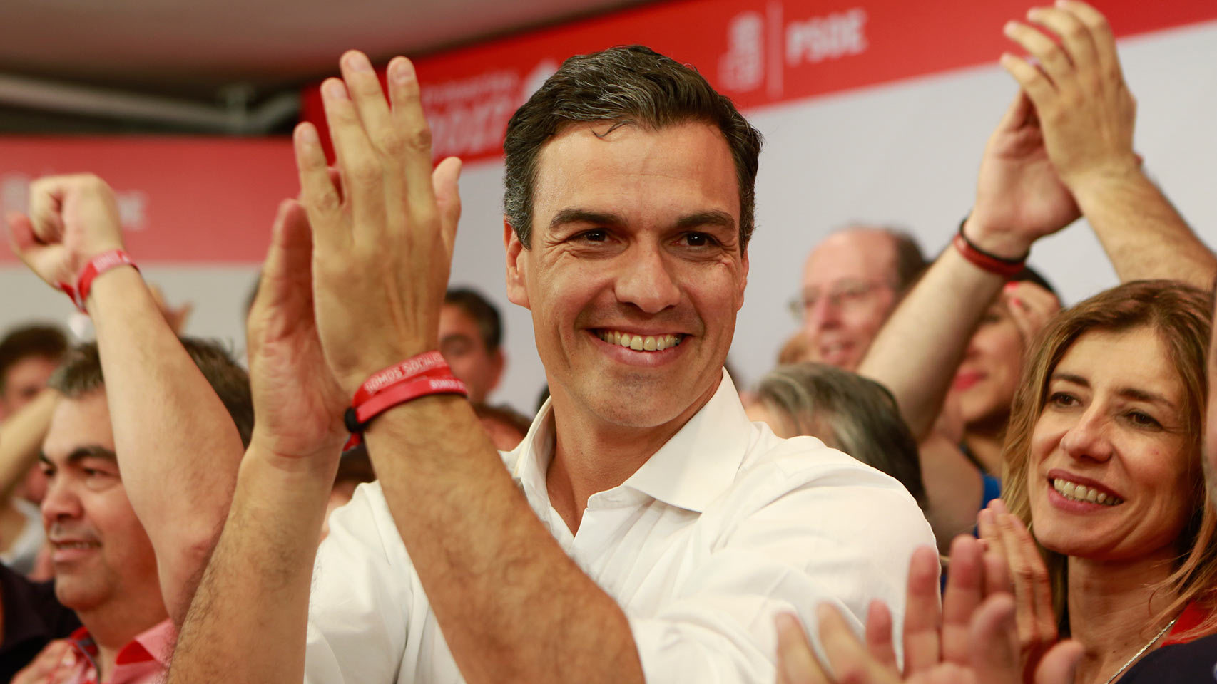 Pedro Sánchez, eufórico tras ser elegido secretario general del PSOE.