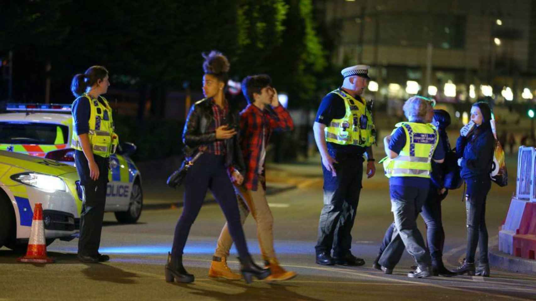Críticas al Canal 24 Horas por informar tarde y mal sobre el atentado en Manchester