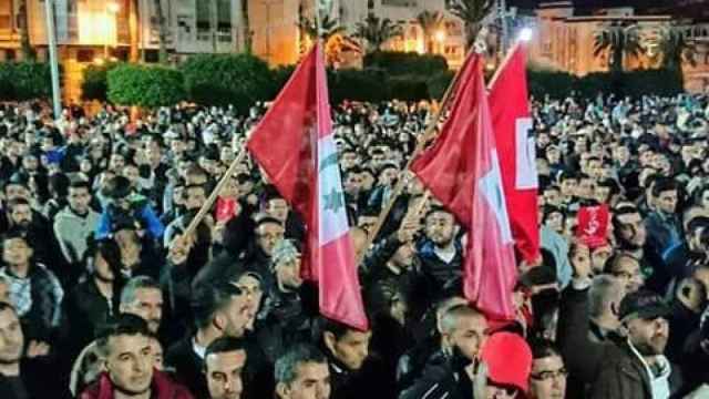 En las manifestaciones de Alhucemas no se ven banderas marroquíes, y sí las de la extinta República del Rif