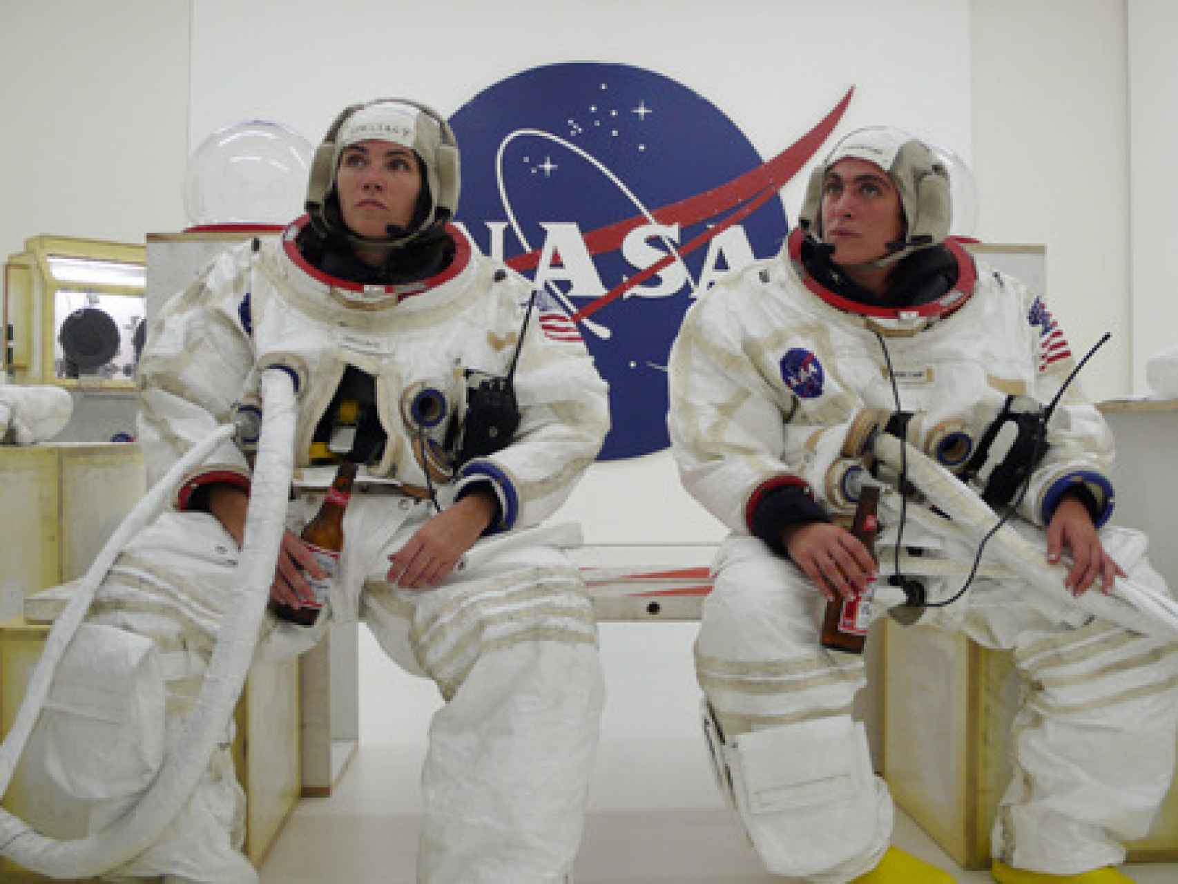 Las compañeras astronautas, en realidad carpinteras, del proyecto espacial de Sachs.