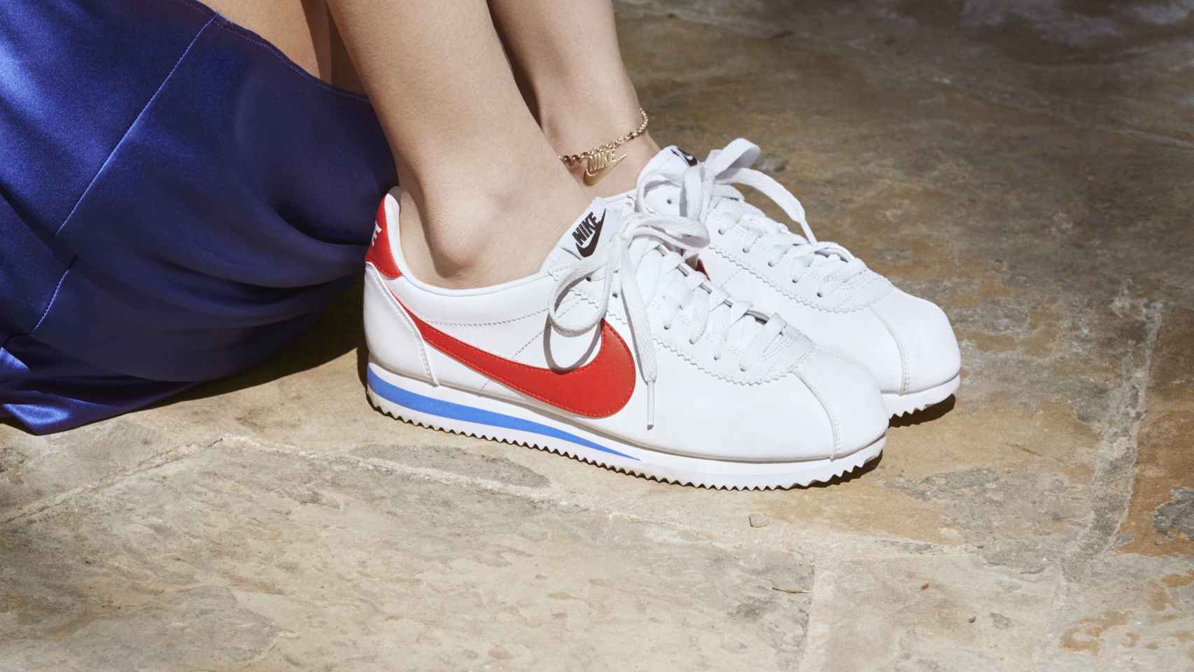 Bella Hadid para Nike Cortez