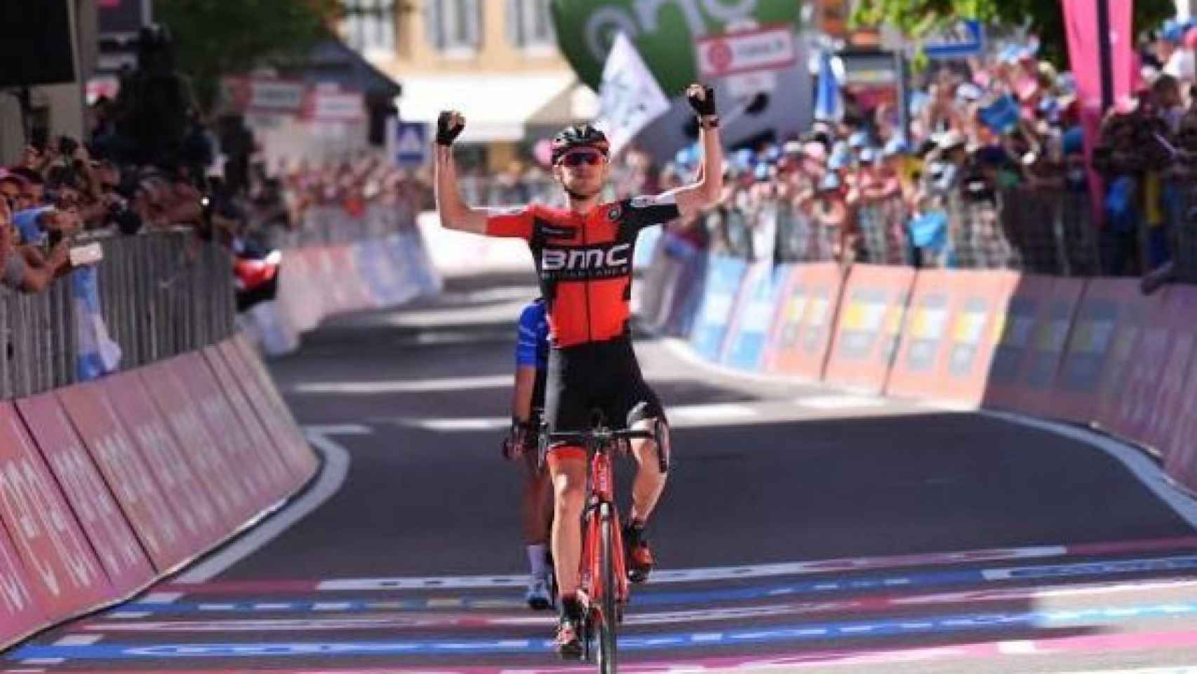 Van Garderen celebra su triunfo en la etapa número 18 del Giro de Italia.