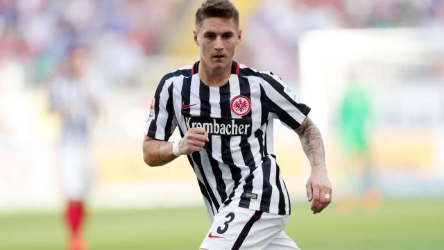 Guillermo Varela, durante un partido con el Eintracht.