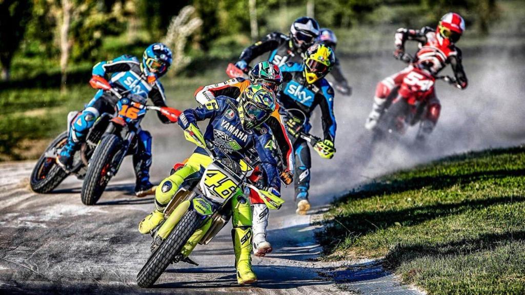 Valentino Rossi, entrenando en el Ranch junto a varios de sus pilotos.