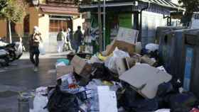 Basura acumulada en una calle del centro de Madrid