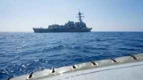 El destructor USS Dewey, camino del Mar de China.