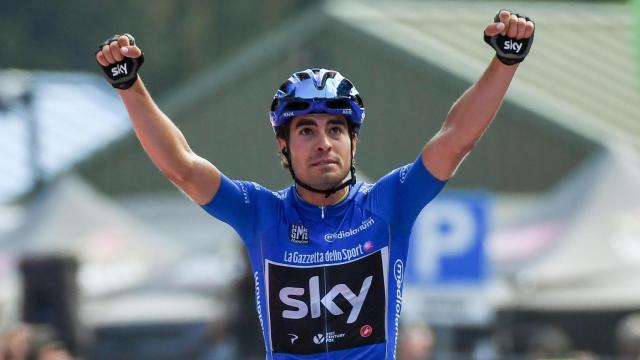 Mikel Landa celebra la victoria.