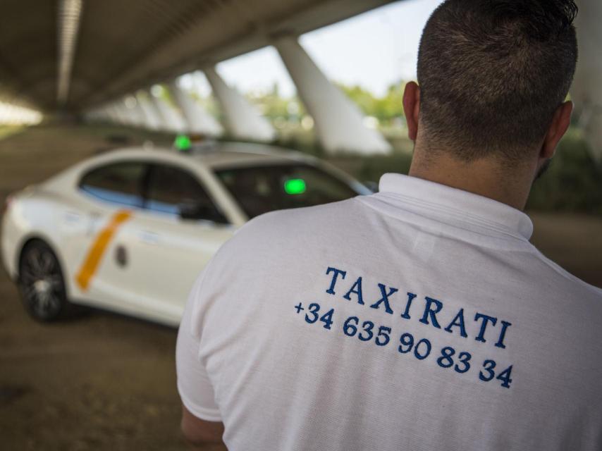 Jesús Lobo ha bautizado 'Taxirati' a su Maserati convertido en taxi.