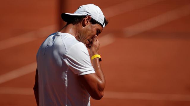 Nadal, entrenando este viernes en Roland Garros.