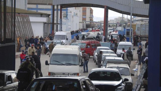 Un parlamentario marroquí, 'colando' inmigrantes en Melilla