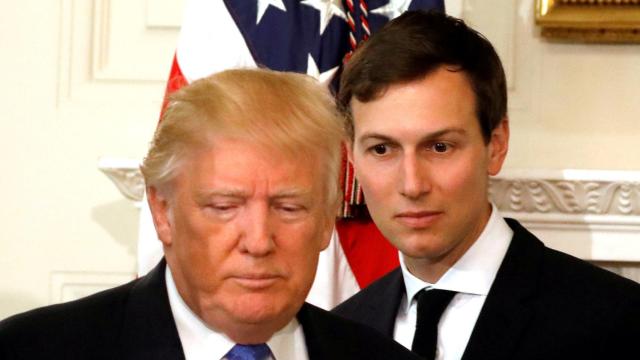 Kushner, junto a Donald Trump.