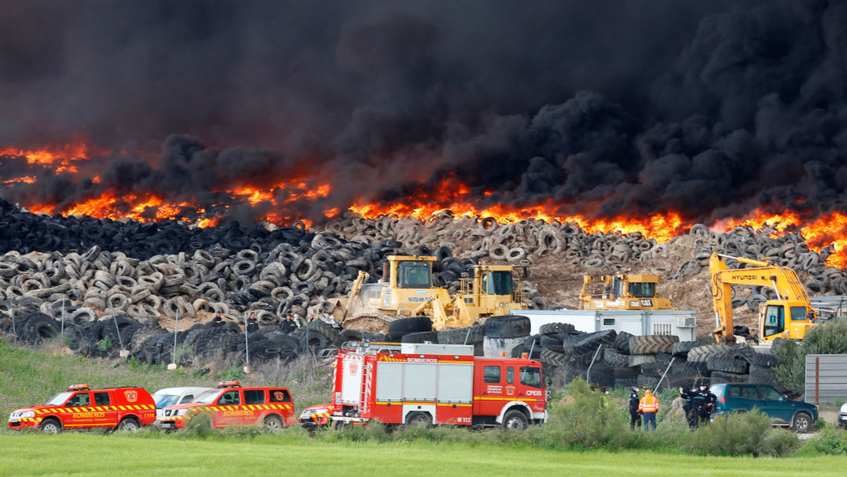 Vista del incendio de los nuemáticos de Seseña
