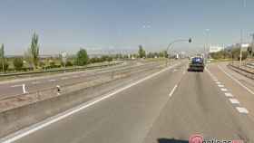 Valladolid-accidente-a-601-turismo-camion