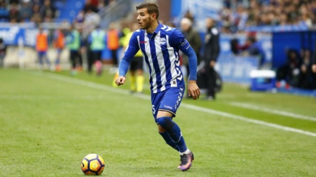 Theo con el Alavés