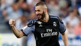 Benzema celebrando su gol