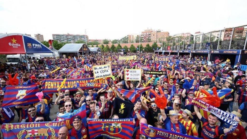 La afición del Barça en la fan zone de Madrid