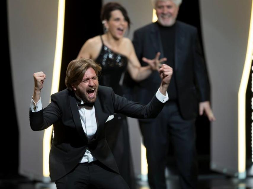 Ruben Ostlund, eufórico tras ganar la Palma de Oro.