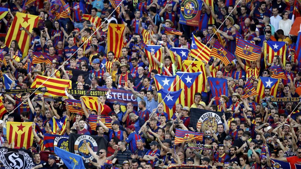 Aficionado del Barcelona en la grada del Calderón durante la final de Copa.