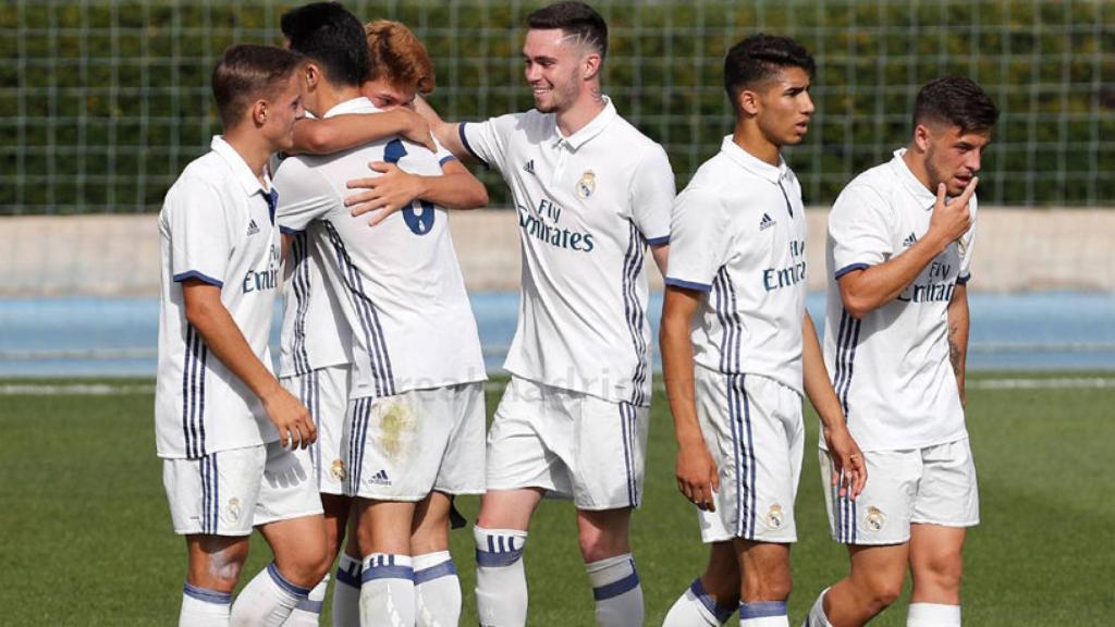 El Juvenil A celebrando el gol de César ante el Mallorca