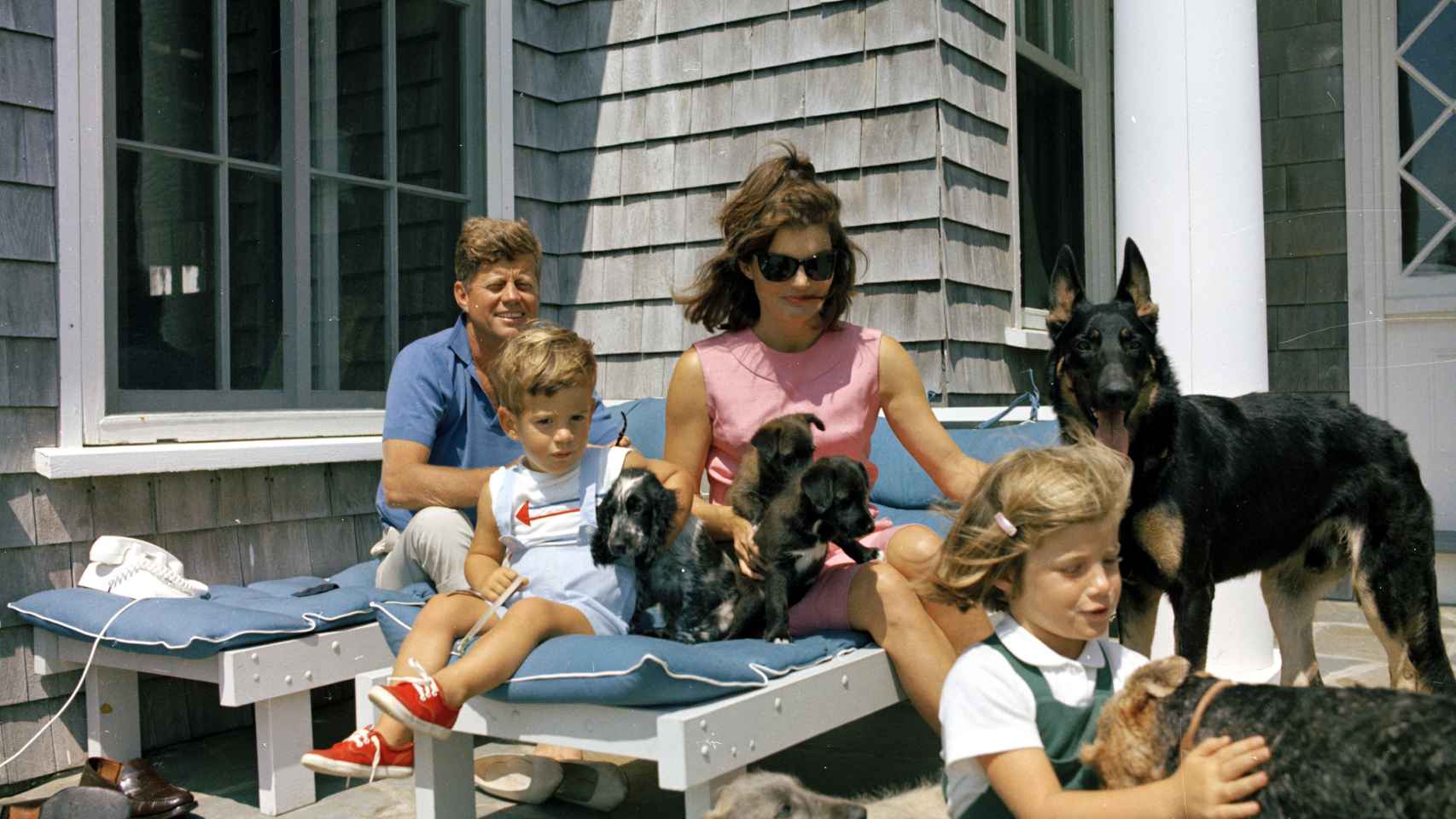 J. F. Kennedy y su familia.