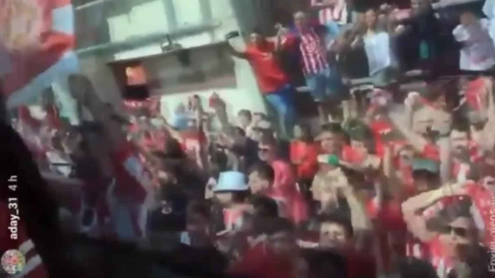 Aficionados del Girona antes del partido contra el Nastic.
