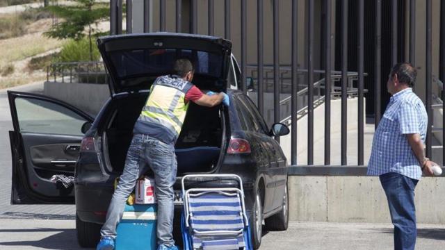 La Policía, en el lugar del crimen sucedido en Molina de Segura.