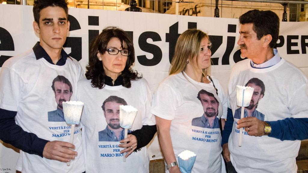 Los familiares de Mario Biondo pidiendo justicia