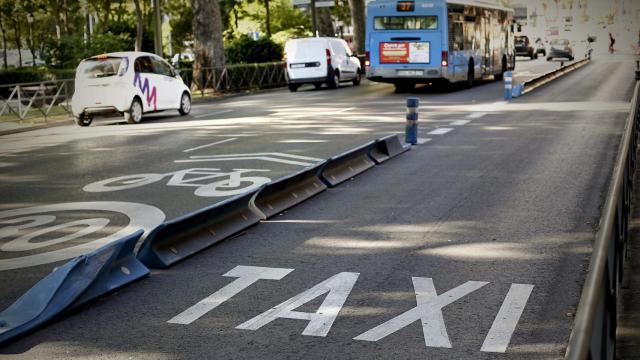 Carril taxi vacío