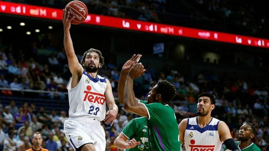 Llull en el primer partido ante Unicaja. Foto: acb.com