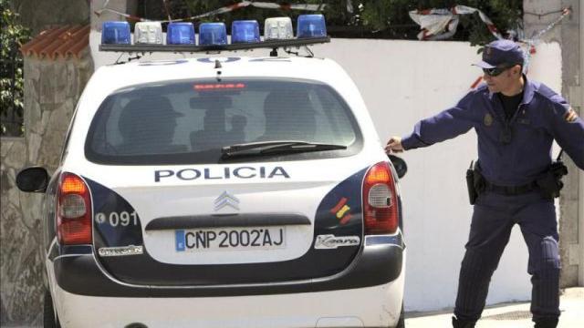 Un coche de polícia