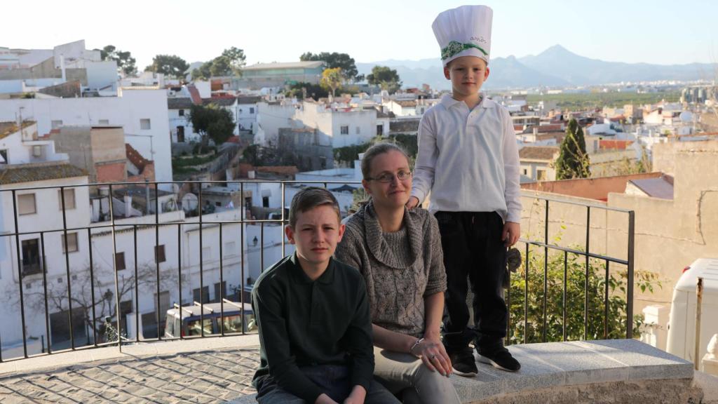 Wey tiene su familia y hogar en España. Llegó hace 18 años y no puede votar.