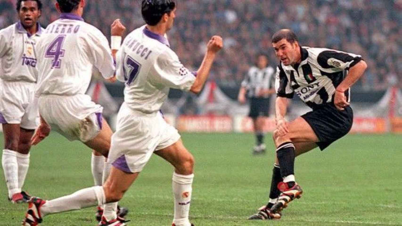 Zidane, con la Juventus, en la final de 1998.