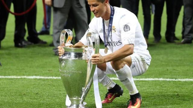 Cristiano, con la Copa de Europa conseguida en 2016.