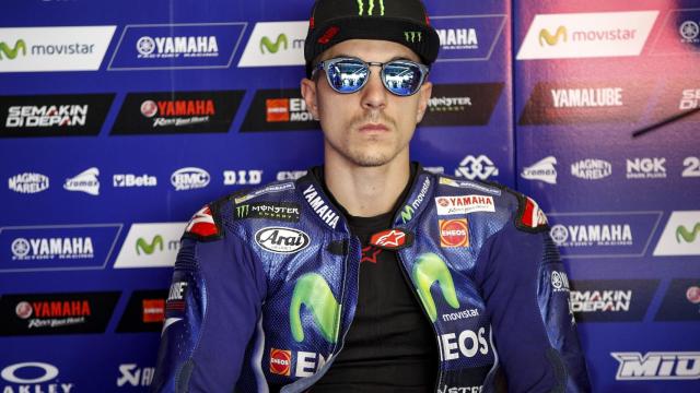 Maverick Viñales, en el box de Yamaha en el circuito de Mugello