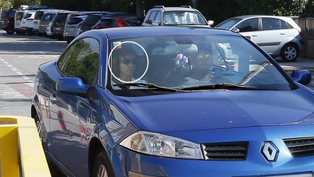 Noelia de Mingo, saliendo esta mañana del Psiquiátrico de Fontcalent.