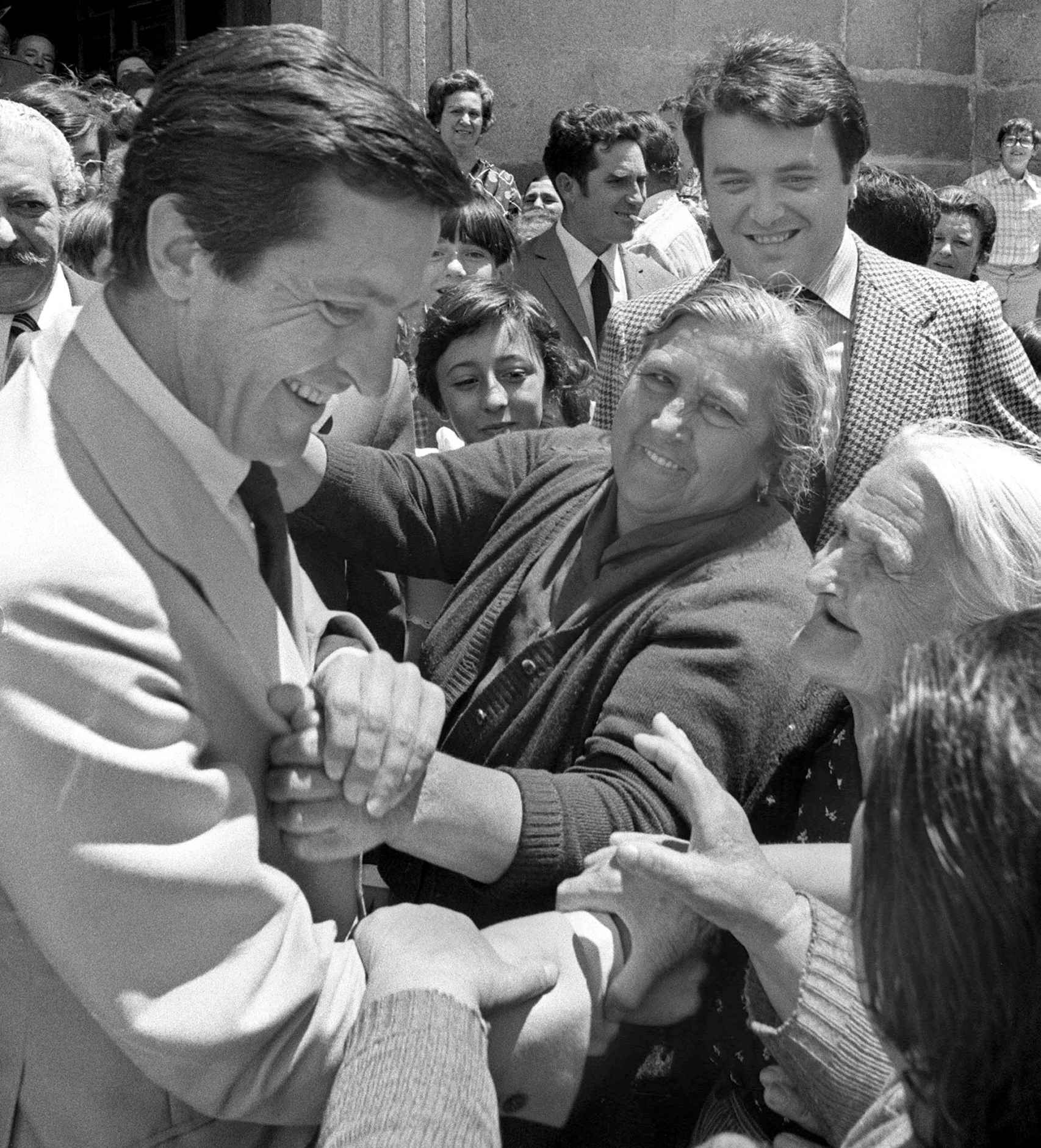 Adolfo Suárez en Cebreros durante la campaña electoral de 1977