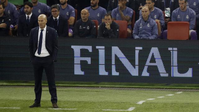 Zinedine Zidane, en la banda del Millennium Stadium de Cardifff.