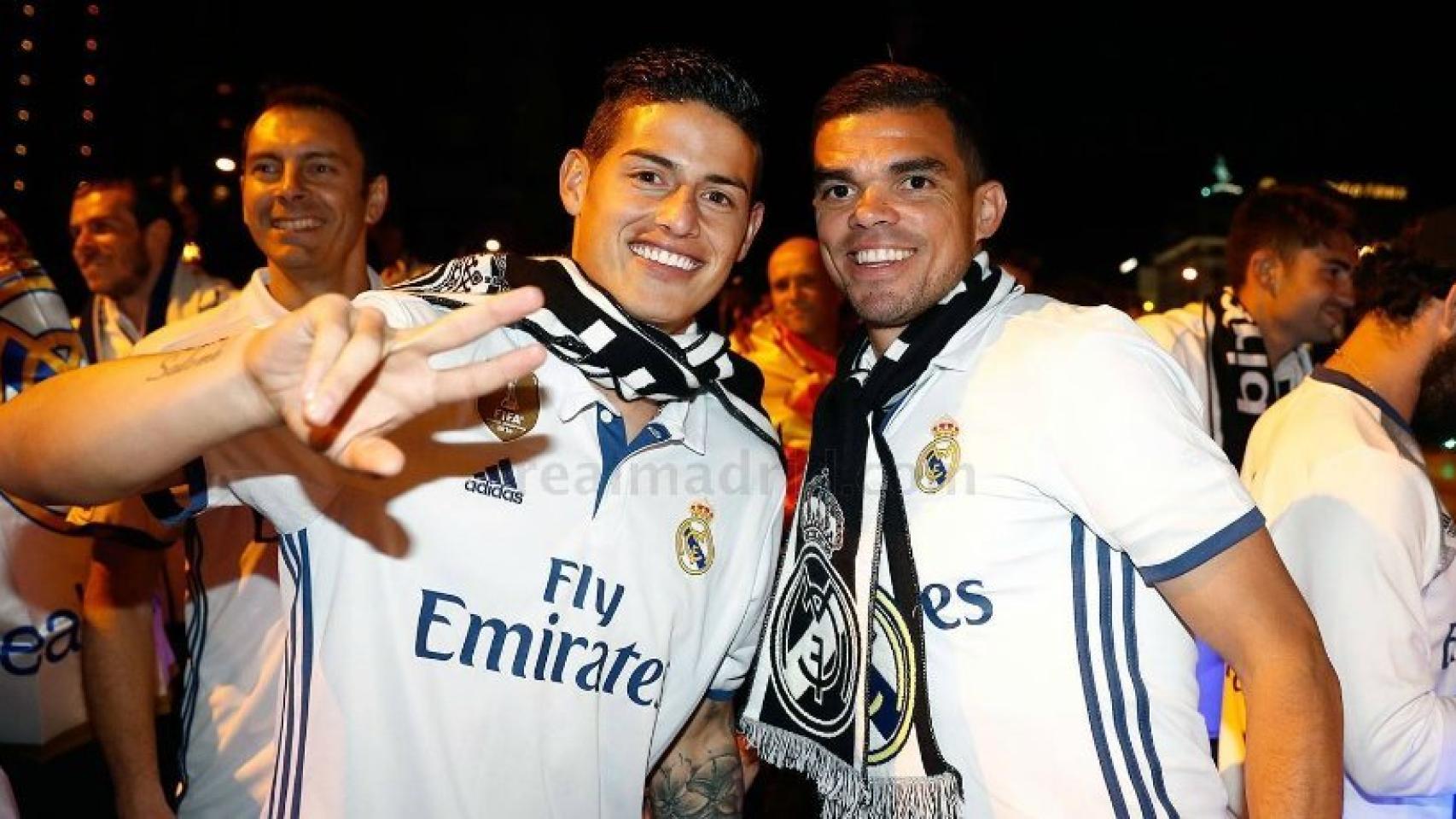 James y Pepe en Cibeles