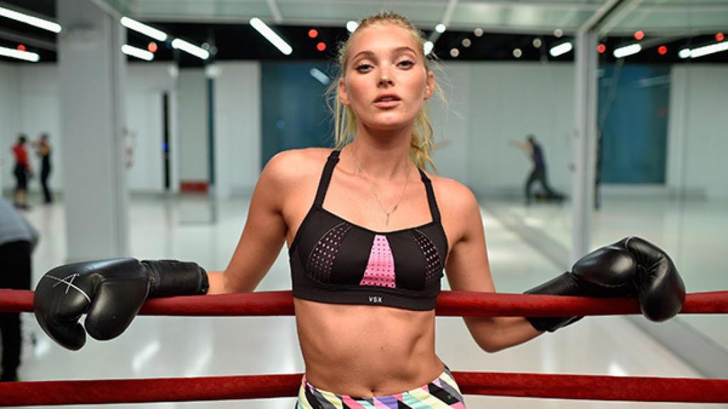 Las modelos de Victoria's Secret suelen prepararse para los desfiles con boxeo y pilates. | Foto: Getty Images.