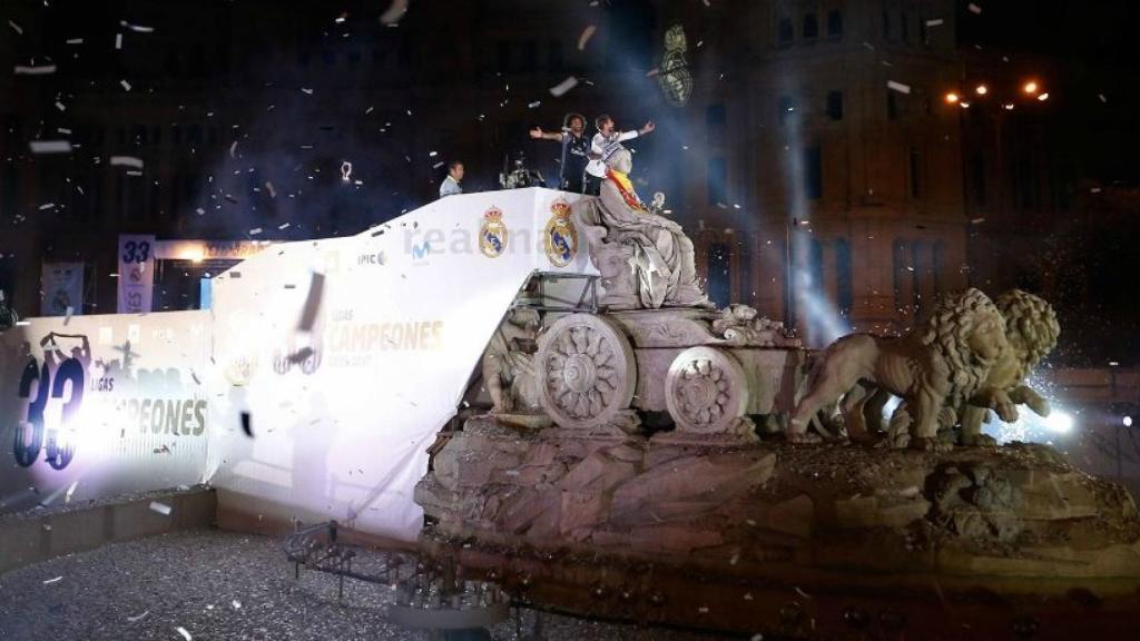 Ramos y Marcelo celebran en Cibeles